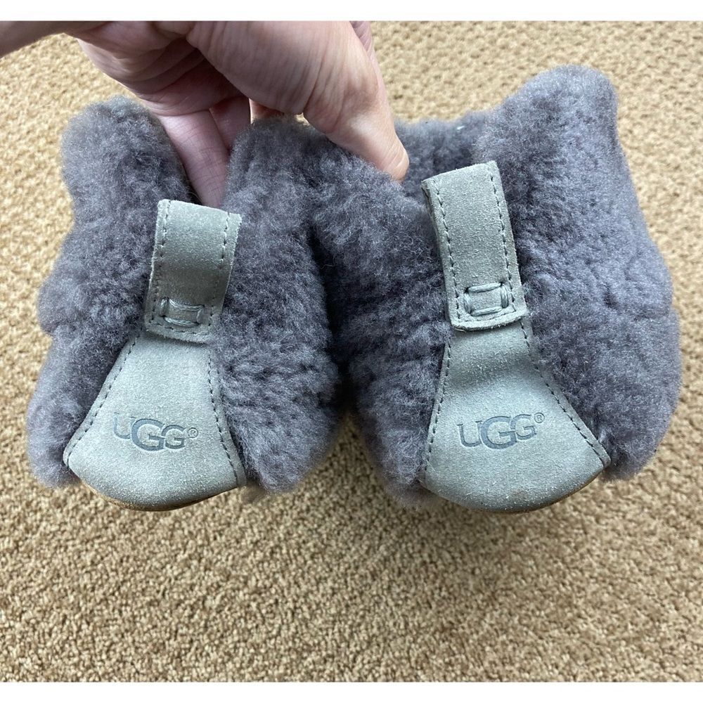 UGG Amary Sheepskin Fur Slipper Bootie - Picture 4 of 8